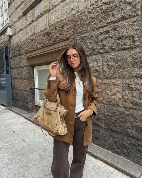 Tailored lapel mid-length wool blend coat in warm brown – ELEGENZE